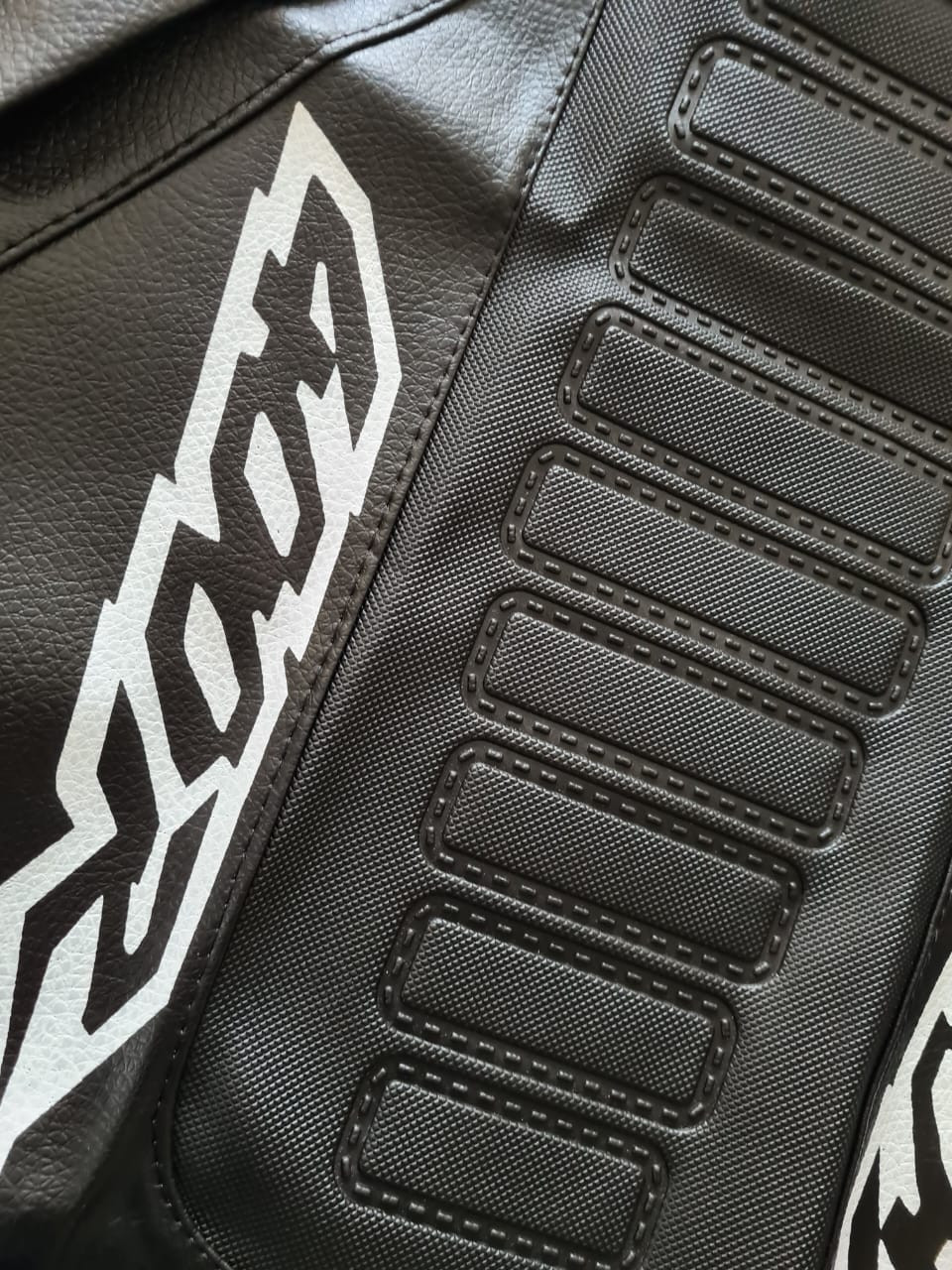Seat cover for Honda XR400 xr400r xr 400 96-04 black ultragrip anti slip DHL - Image 6