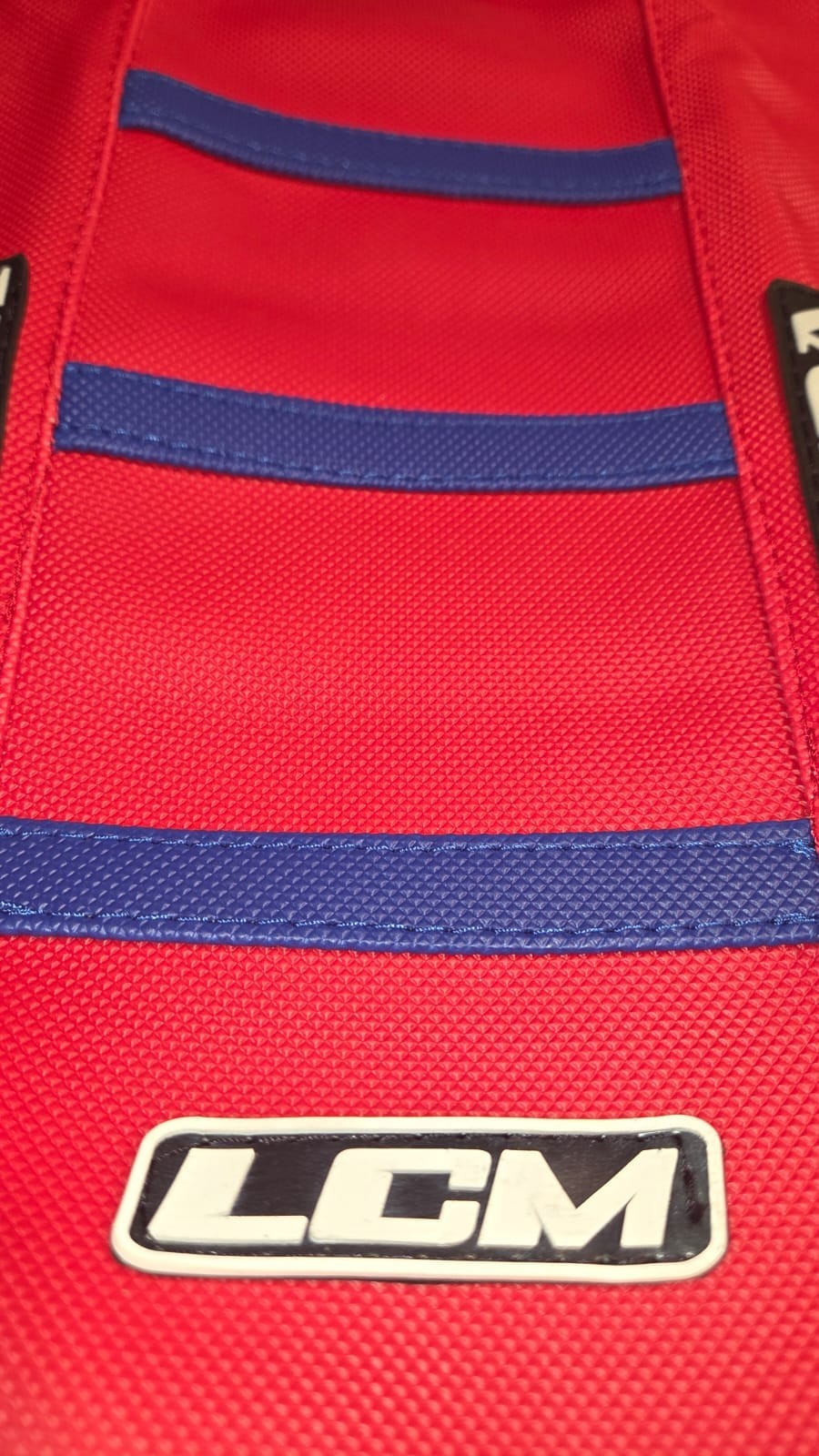 Seat Cover UltraGrip for Honda CRF250R CRF 250 2022 / 2026 â Red with Blue Ribs - Image 7