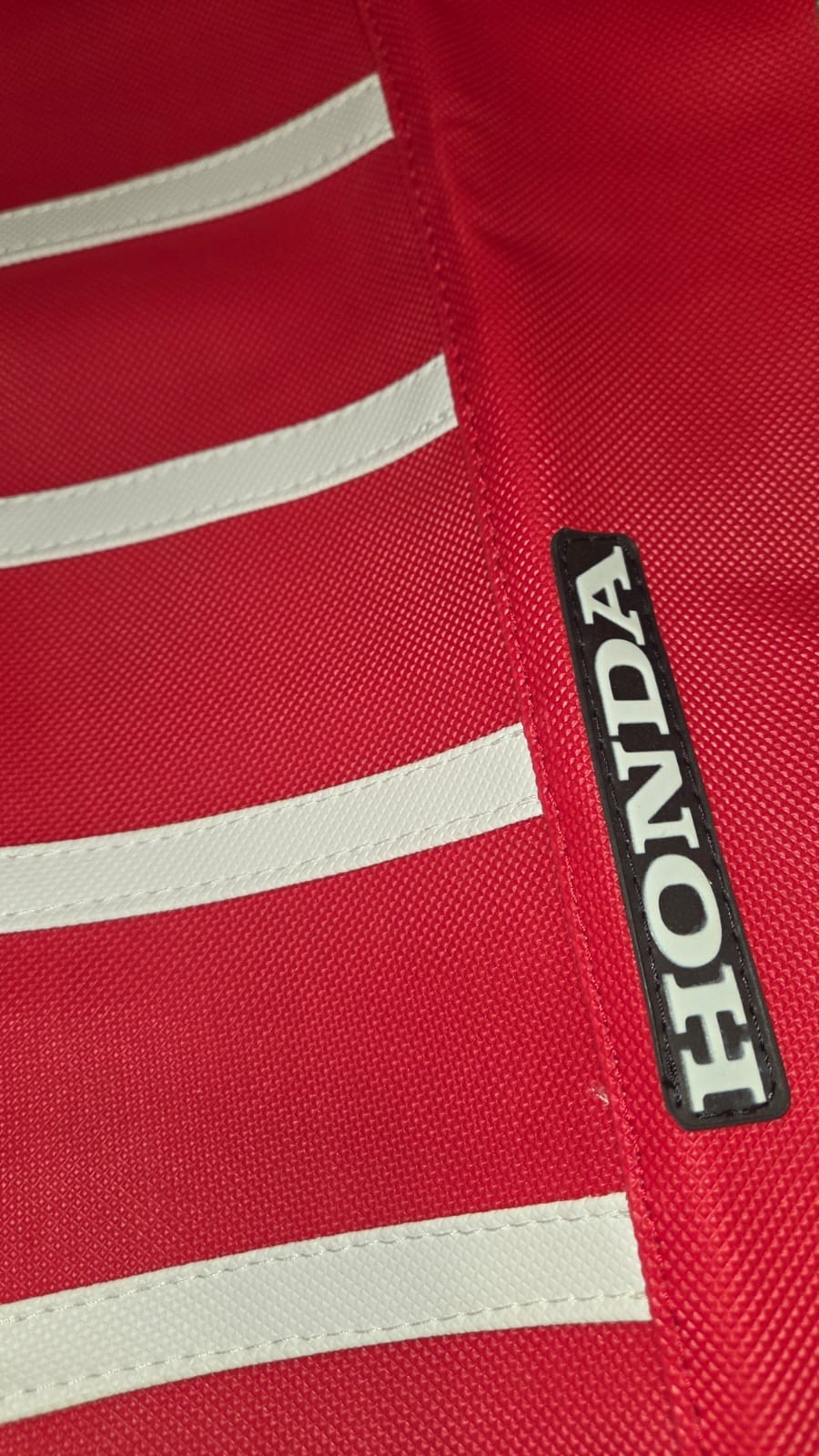 UltraGrip Seat Cover for Honda CRF450R CRF 450 CRF450 2021-2026 Red White Ribs - Image 5